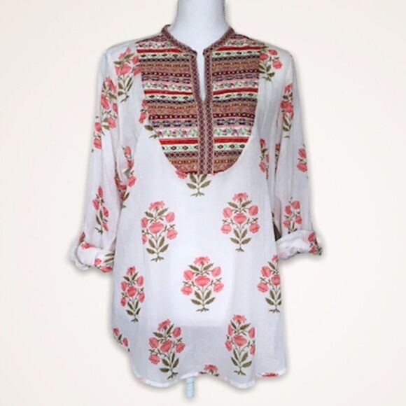 Embroidered Neckline Floral Blouse - Picture 2 of 8